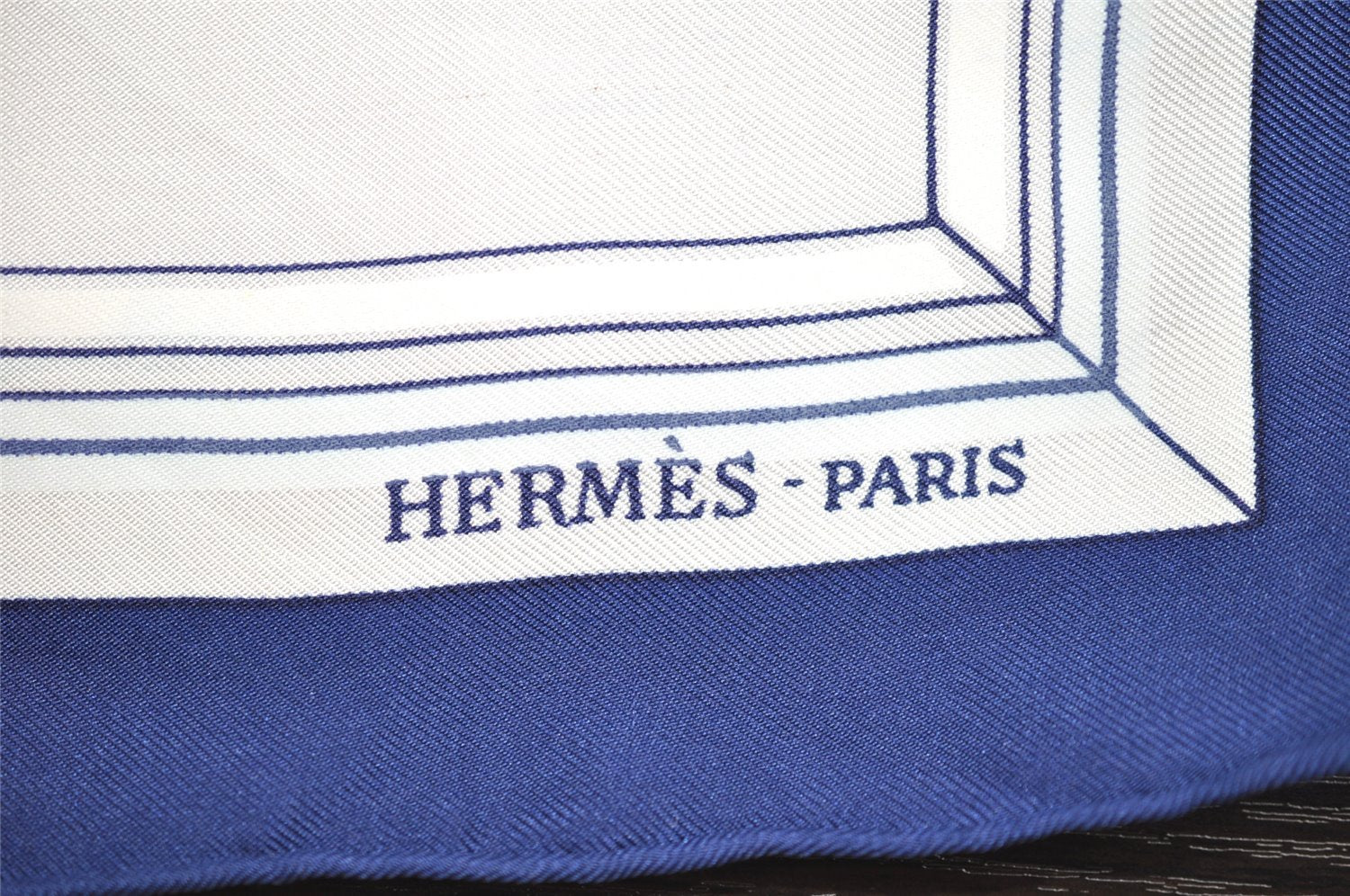 Authentic HERMES Carre 90 Scarf 