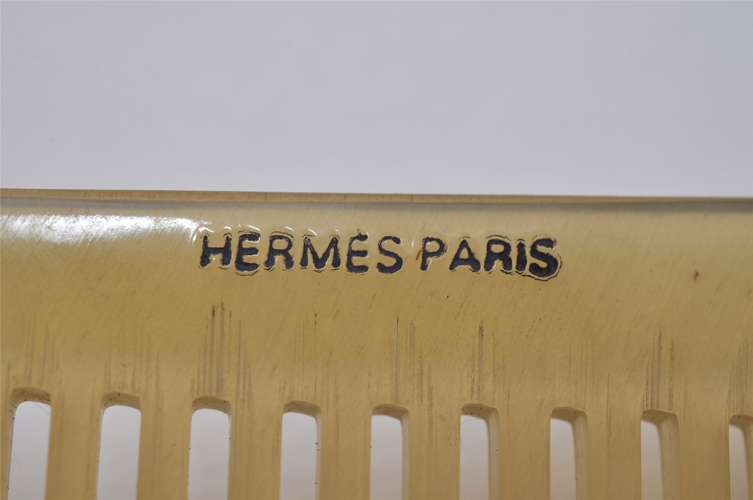 Authentic HERMES Vintage Mini Comb Buffalo Horn Motif Plastic Beige 5198I