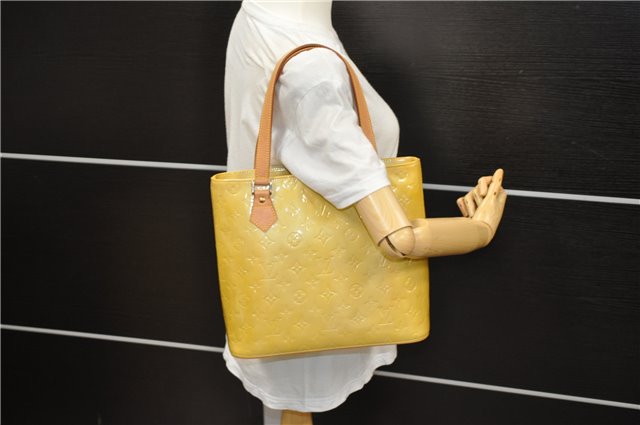 Authentic Louis Vuitton Vernis Houston Shoulder Hand Bag Yellow M91004 LV 5201D