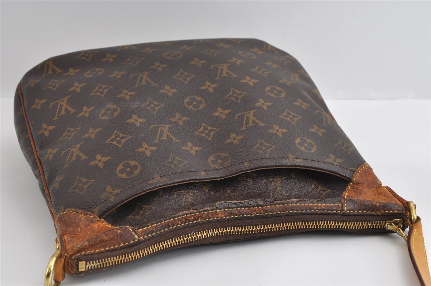 Authentic Louis Vuitton Monogram Odeon MM Shoulder Cross Bag M56389 Junk 5202I