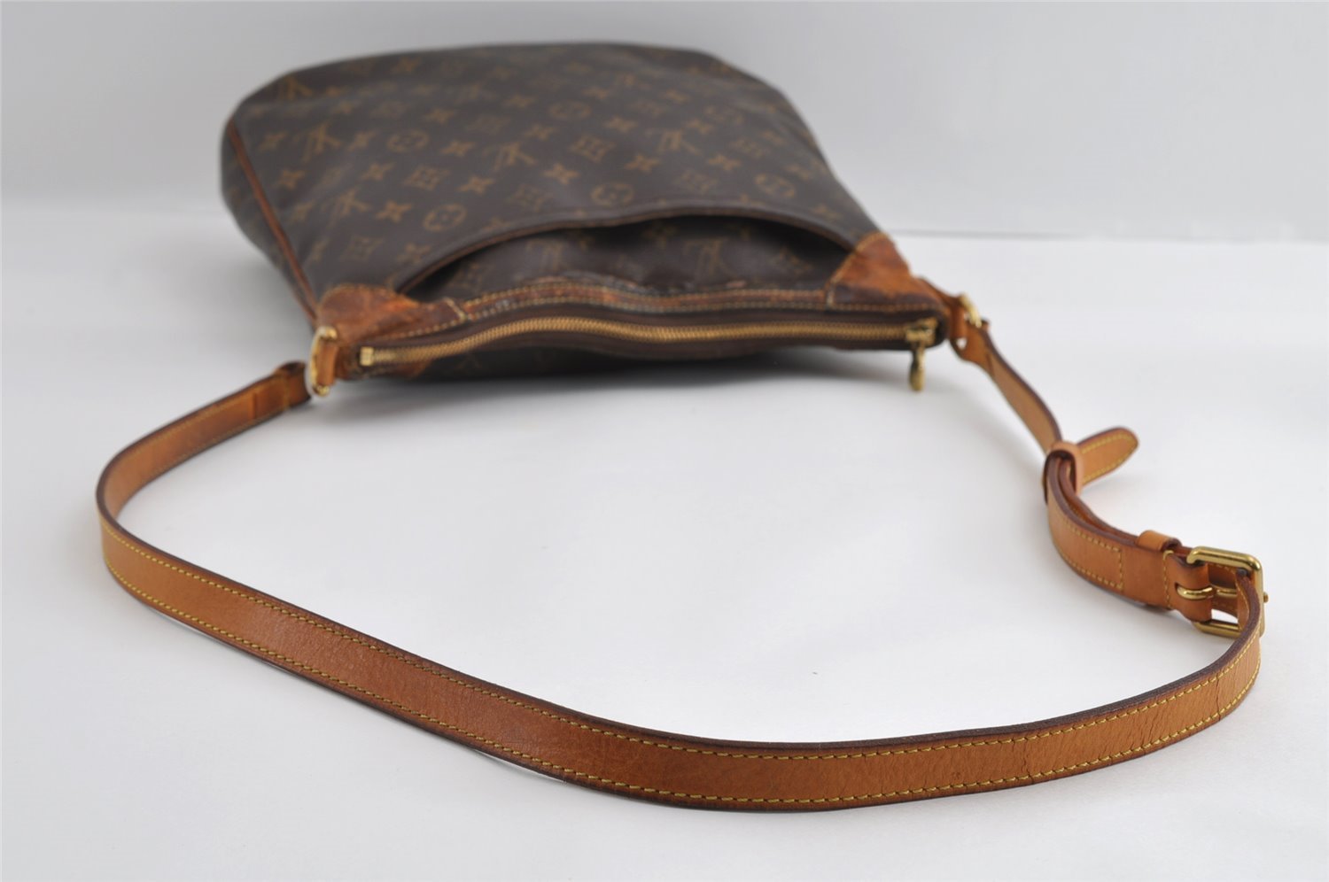 Authentic Louis Vuitton Monogram Odeon MM Shoulder Cross Bag M56389 Junk 5202I