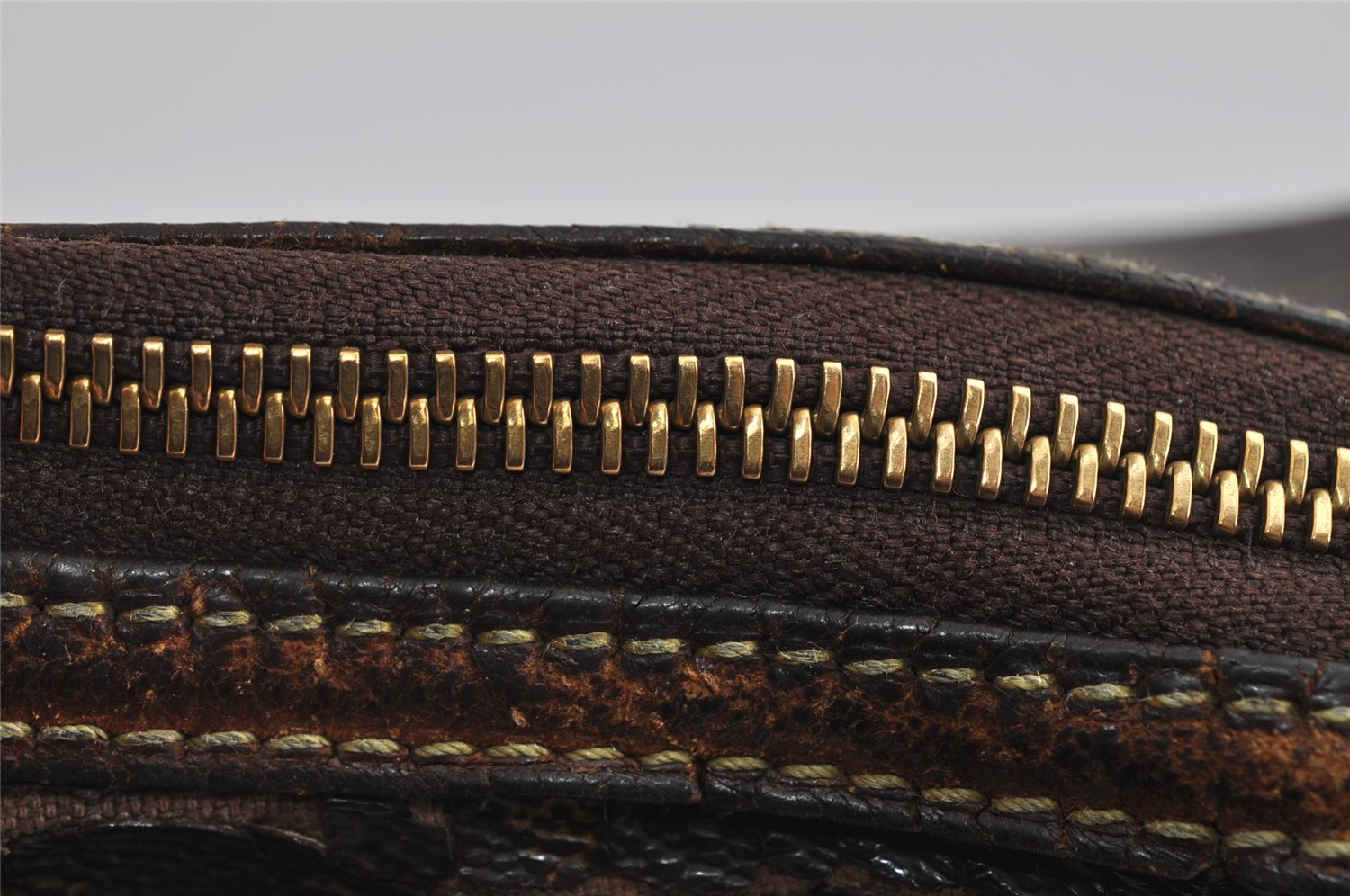 Authentic Louis Vuitton Monogram Odeon MM Shoulder Cross Bag M56389 Junk 5202I