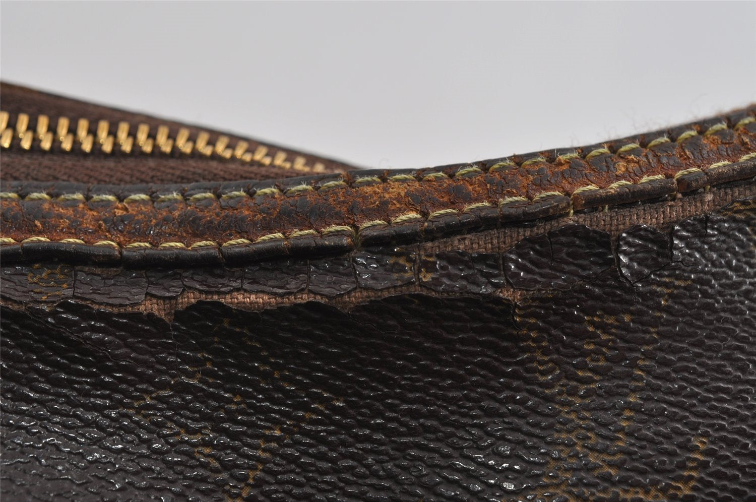 Authentic Louis Vuitton Monogram Odeon MM Shoulder Cross Bag M56389 Junk 5202I