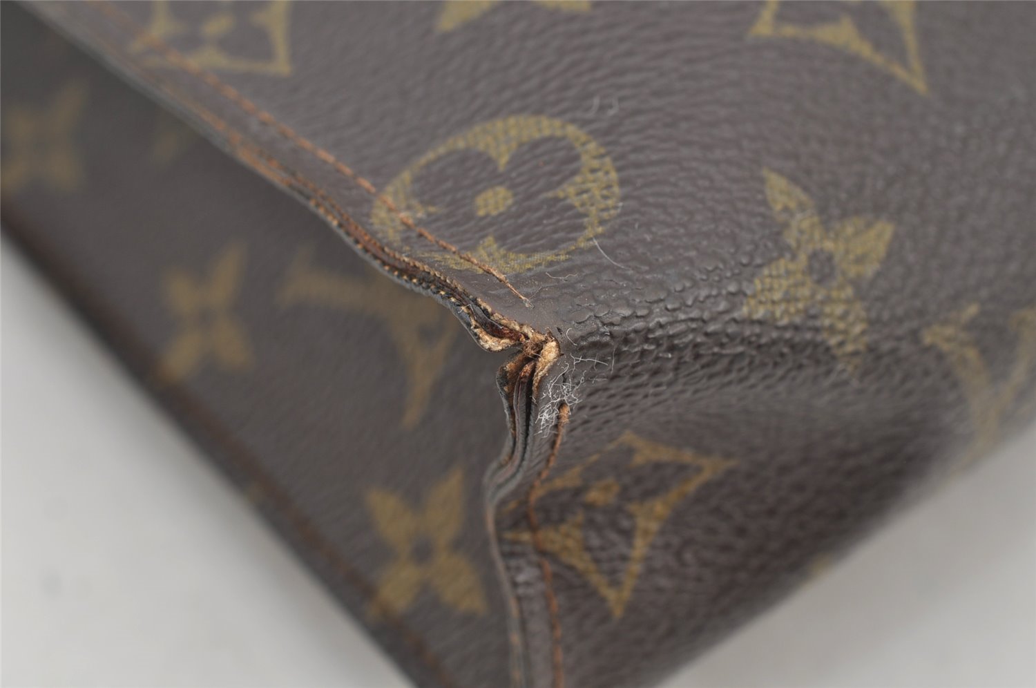 Auth Louis Vuitton Monogram Poche Toilette 26 Cosmetics Pouch Old Model LV 5205I