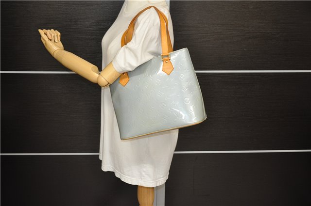 Authentic Louis Vuitton Vernis Houston Shoulder Bag Light Blue M91218 LV 5211D