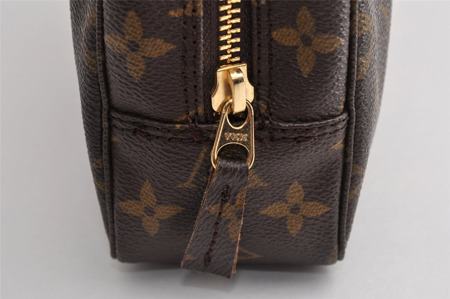 Auth Louis Vuitton Monogram Trousse Toilette 23 Clutch Hand Bag Old Model 5235I