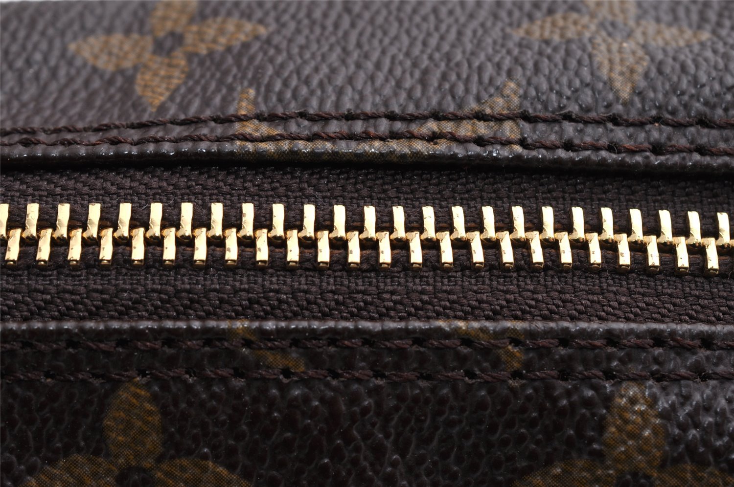 Auth Louis Vuitton Monogram Trousse Toilette 23 Clutch Hand Bag Old Model 5235I