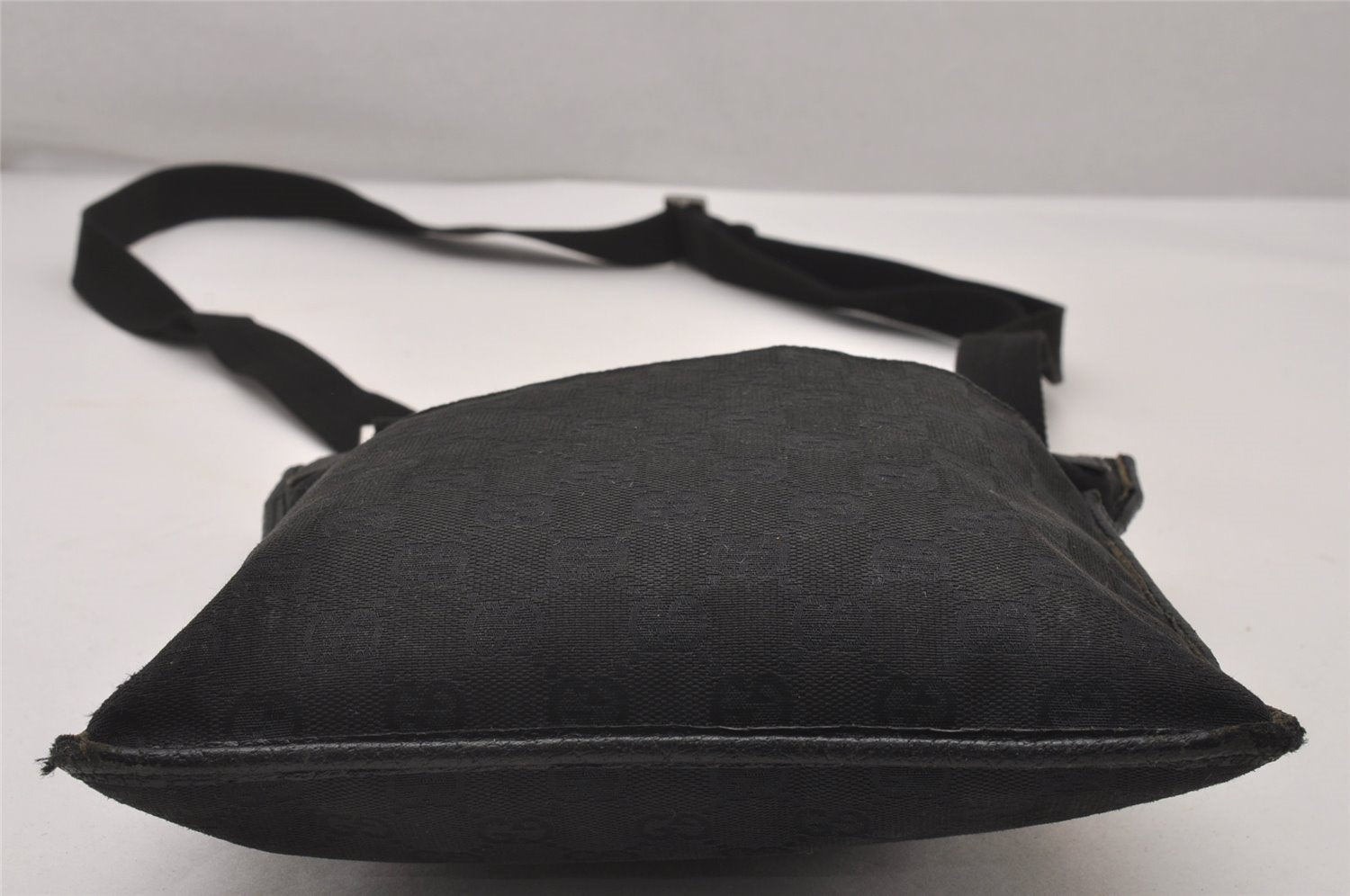 Authentic GUCCI Shoulder Cross Body Bag GG Canvas Leather 27639 Black 5250I