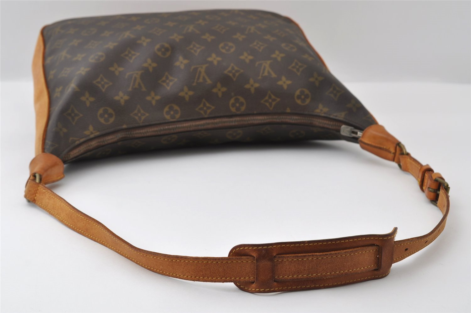 Authentic Louis Vuitton Monogram Boulogne 35 Shoulder Cross Bag Old Model 5276I