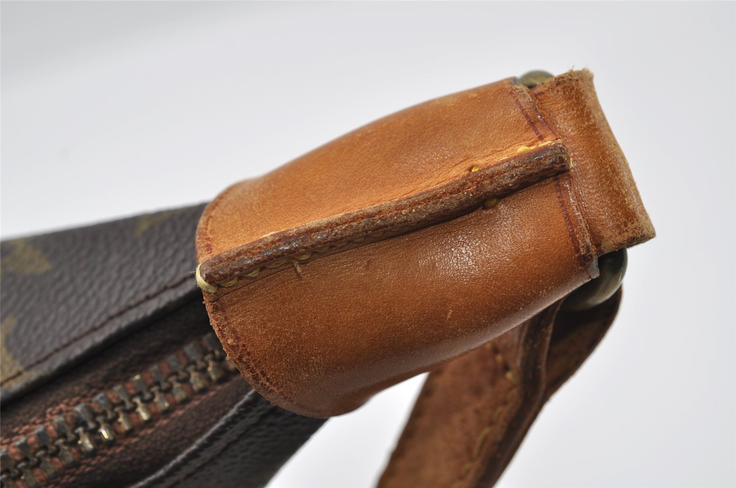 Authentic Louis Vuitton Monogram Boulogne 35 Shoulder Cross Bag Old Model 5276I