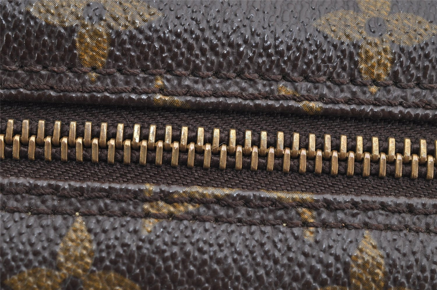 Auth Louis Vuitton Monogram Trousse Toilette 23 Clutch Hand Bag M47524 LV 5279I