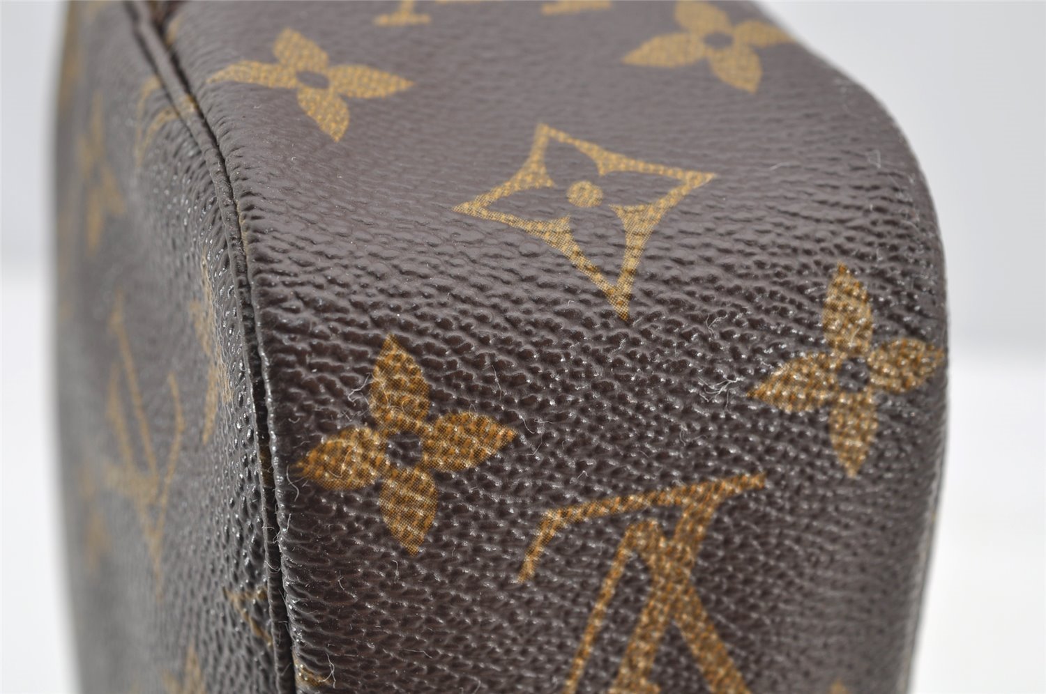 Auth Louis Vuitton Monogram Trousse Toilette 23 Clutch Hand Bag M47524 LV 5279I