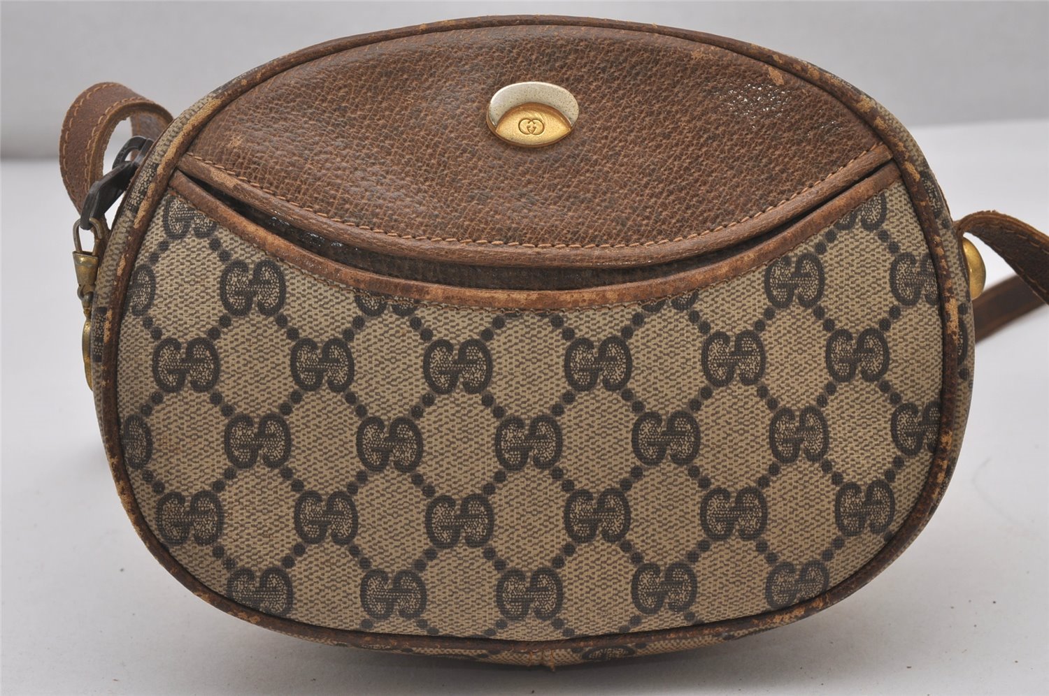 Authentic GUCCI Vintage Shoulder Cross Body Bag Purse GG PVC Leather Brown 5306I