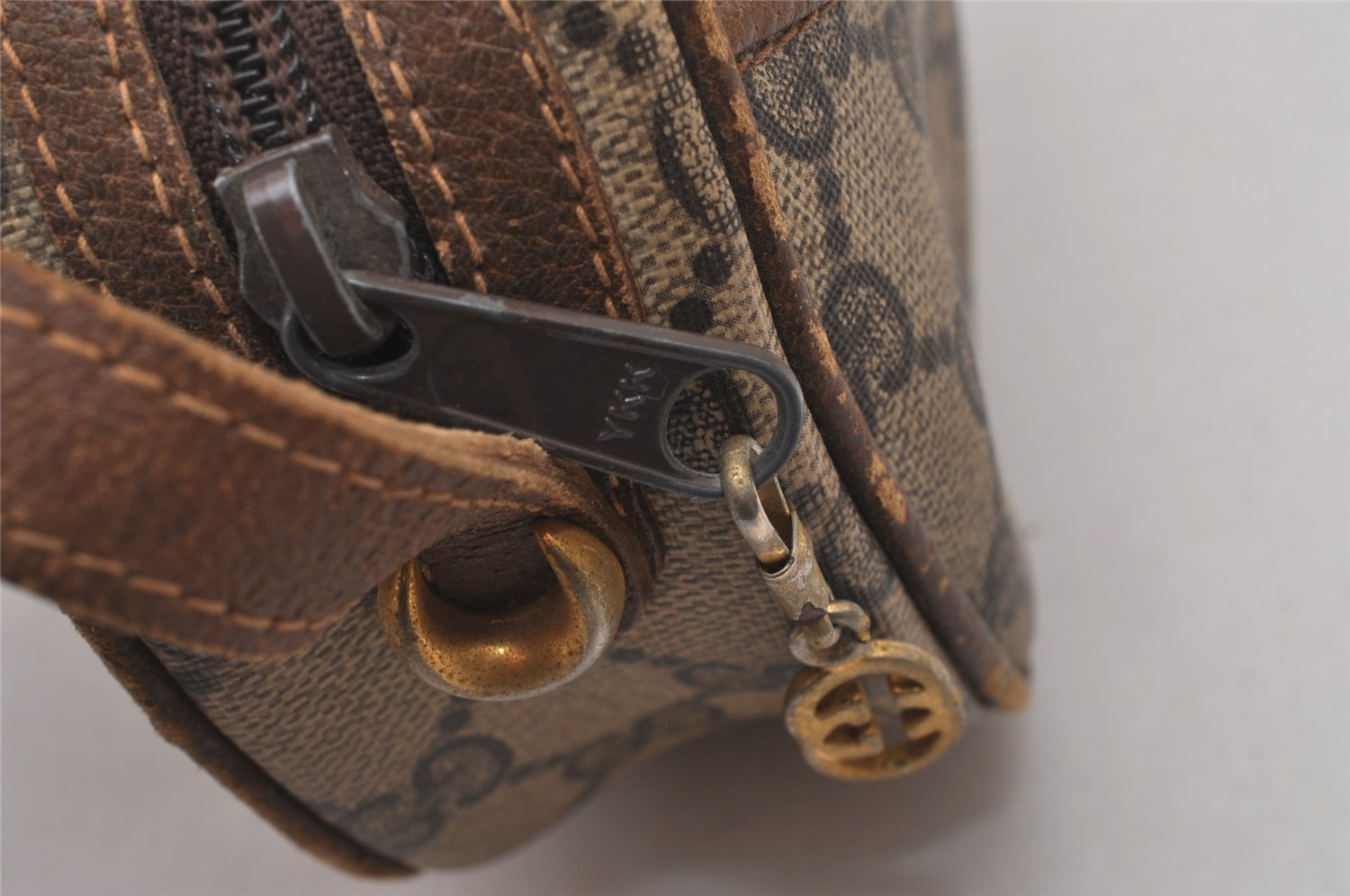 Authentic GUCCI Vintage Shoulder Cross Body Bag Purse GG PVC Leather Brown 5306I