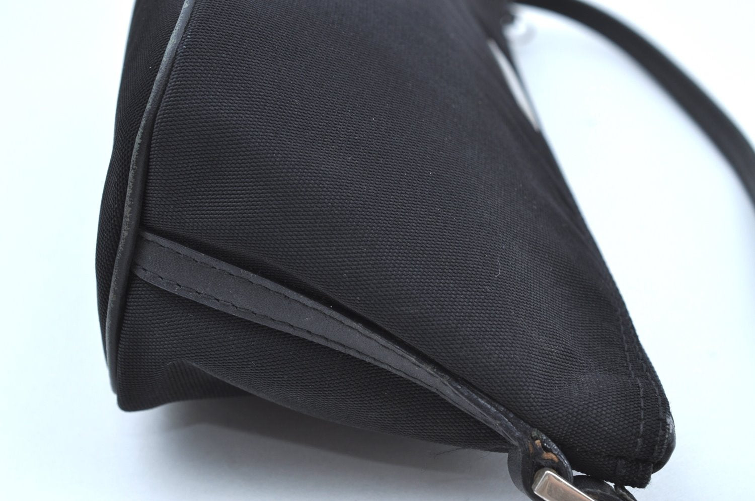 Authentic GUCCI Hand Bag Pouch Purse Nylon Leather 0391103 Black 5312F