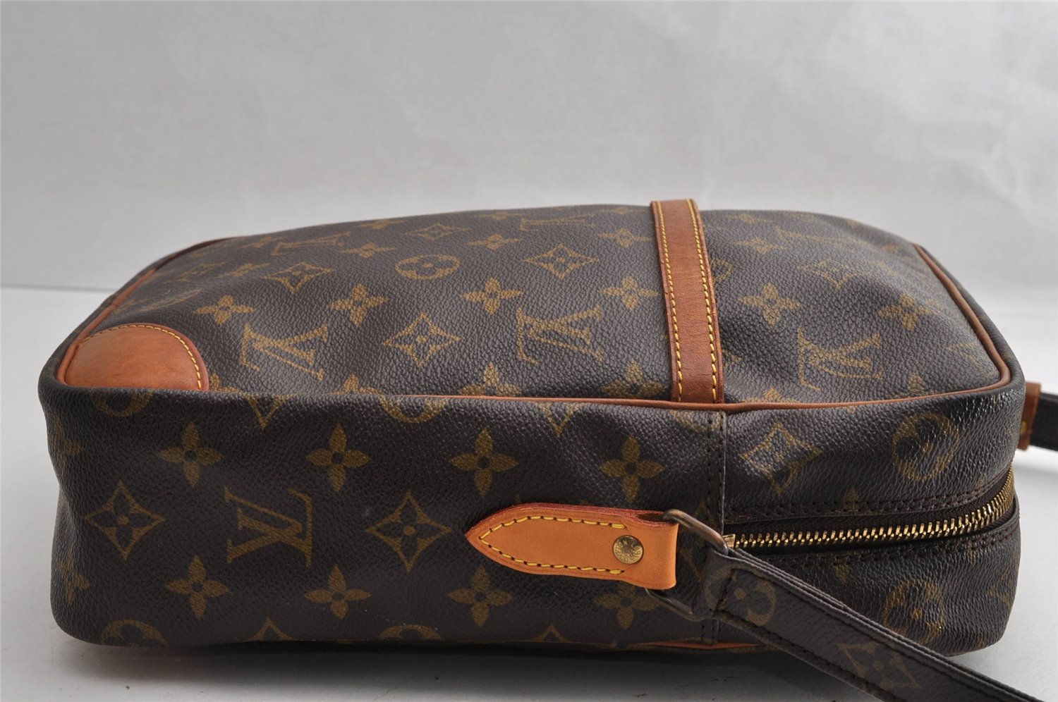 Authentic Louis Vuitton Monogram Danube MM Shoulder Cross Bag M45264 LV 5313I