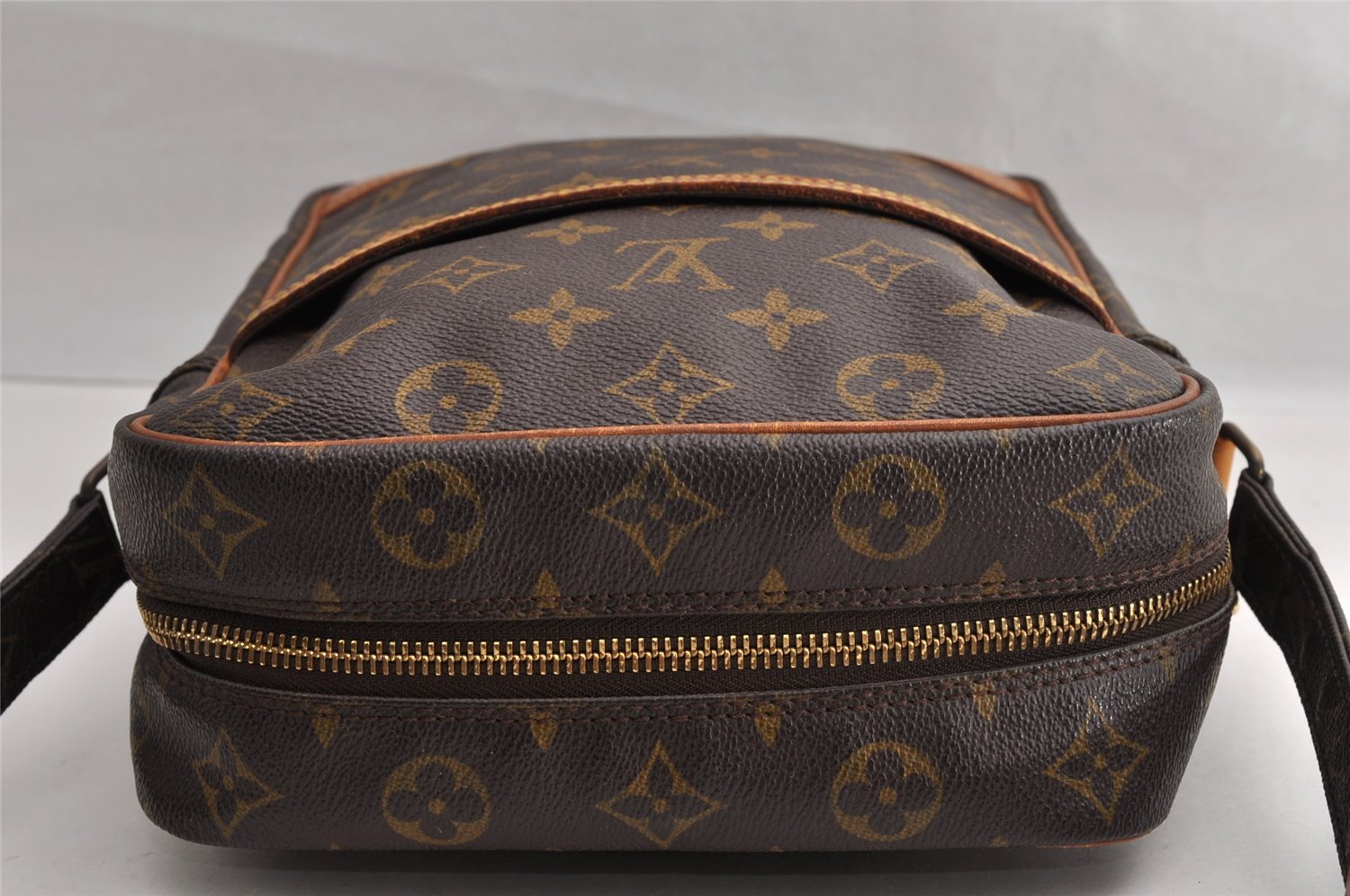 Authentic Louis Vuitton Monogram Danube MM Shoulder Cross Bag M45264 LV 5313I