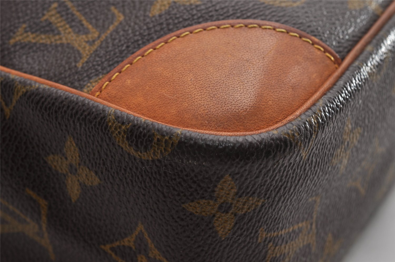 Authentic Louis Vuitton Monogram Danube MM Shoulder Cross Bag M45264 LV 5313I