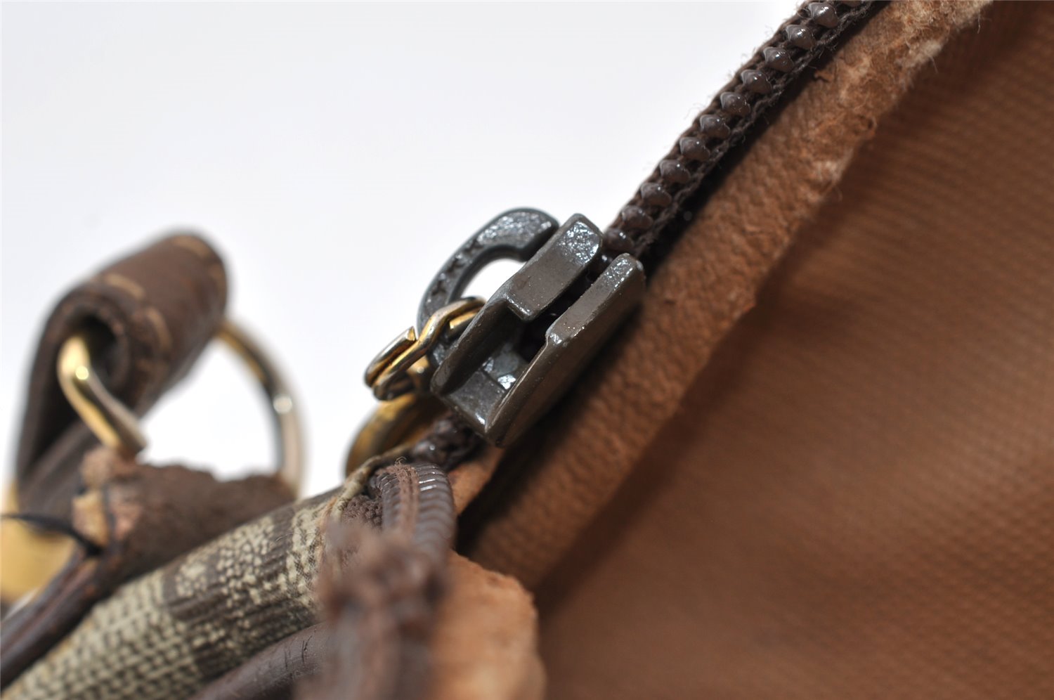 Authentic GUCCI Shoulder Cross Body Bag Purse GG PVC Leather Brown Junk 5333I