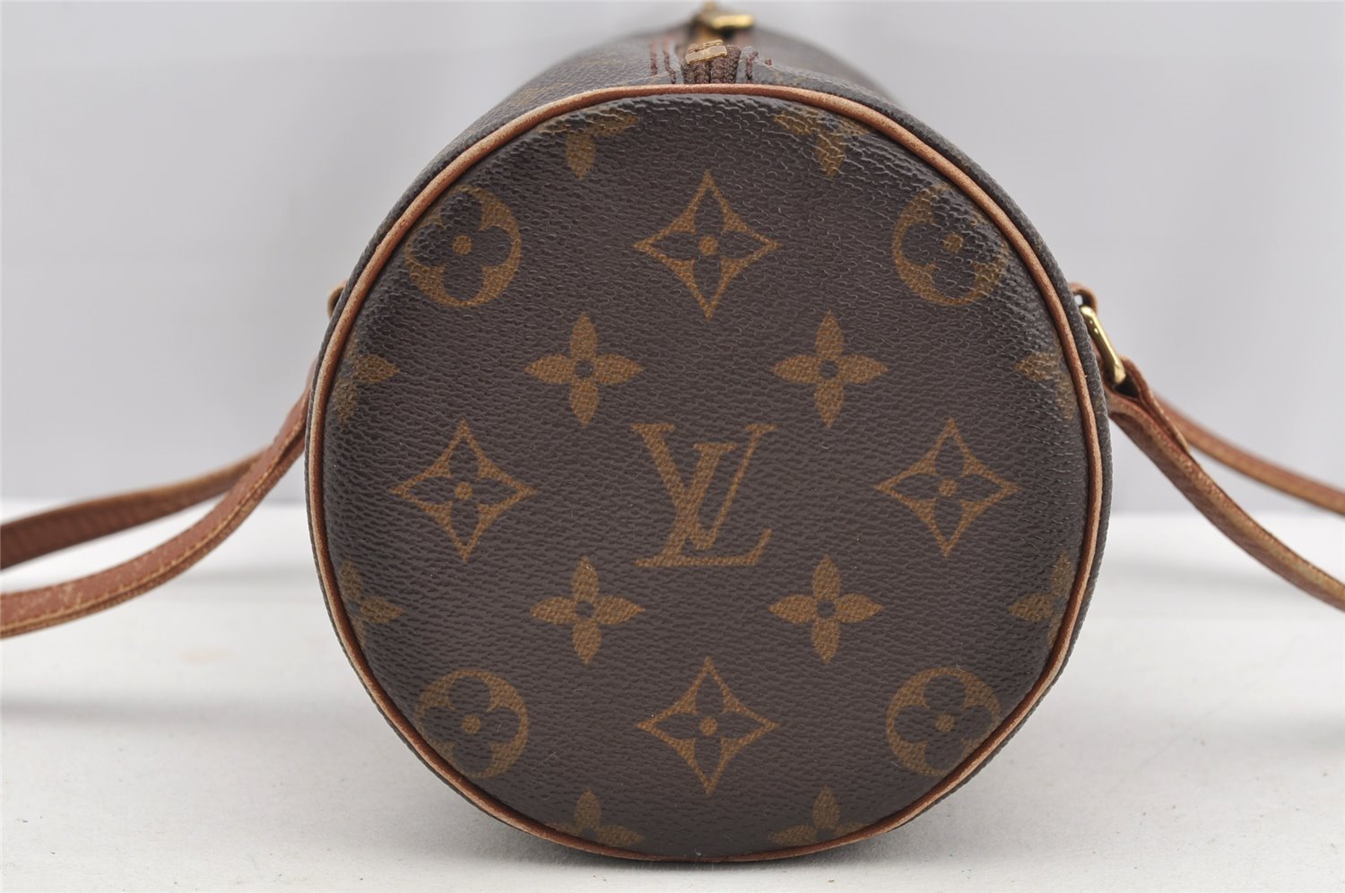 Authentic Louis Vuitton Monogram Papillon 26 Hand Bag Old Model LV 5340I