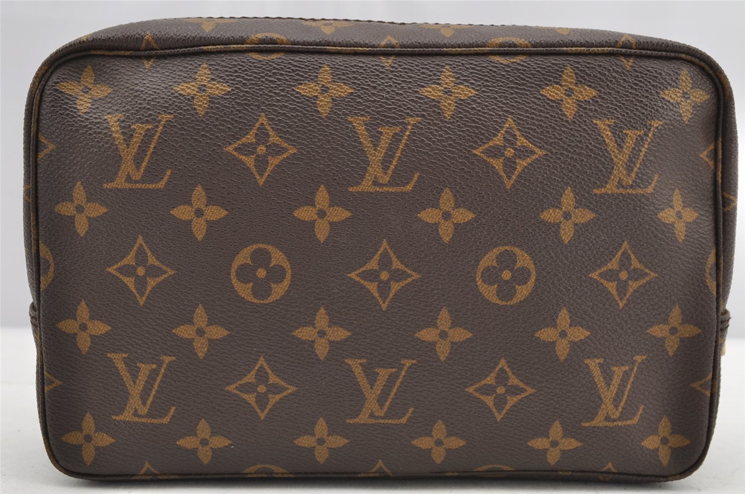 Auth Louis Vuitton Monogram Trousse Toilette 23 Clutch Hand Bag M47524 LV 5341I