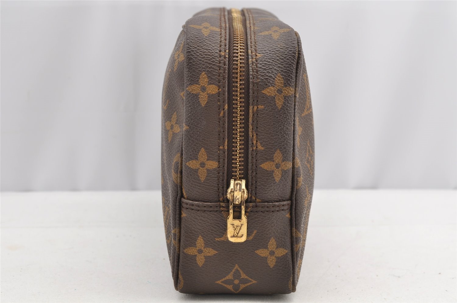 Auth Louis Vuitton Monogram Trousse Toilette 23 Clutch Hand Bag M47524 LV 5341I