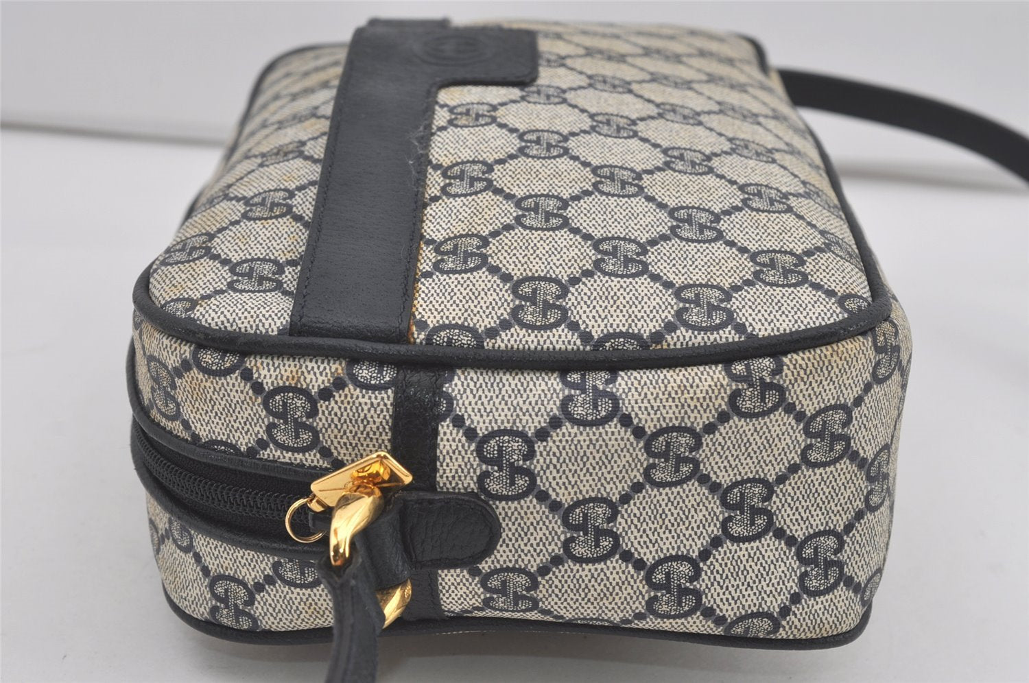 Authentic GUCCI Shoulder Cross Body Bag GG PVC Leather Navy Blue Junk 5343I