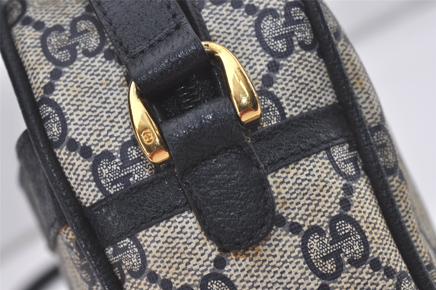 Authentic GUCCI Shoulder Cross Body Bag GG PVC Leather Navy Blue Junk 5343I
