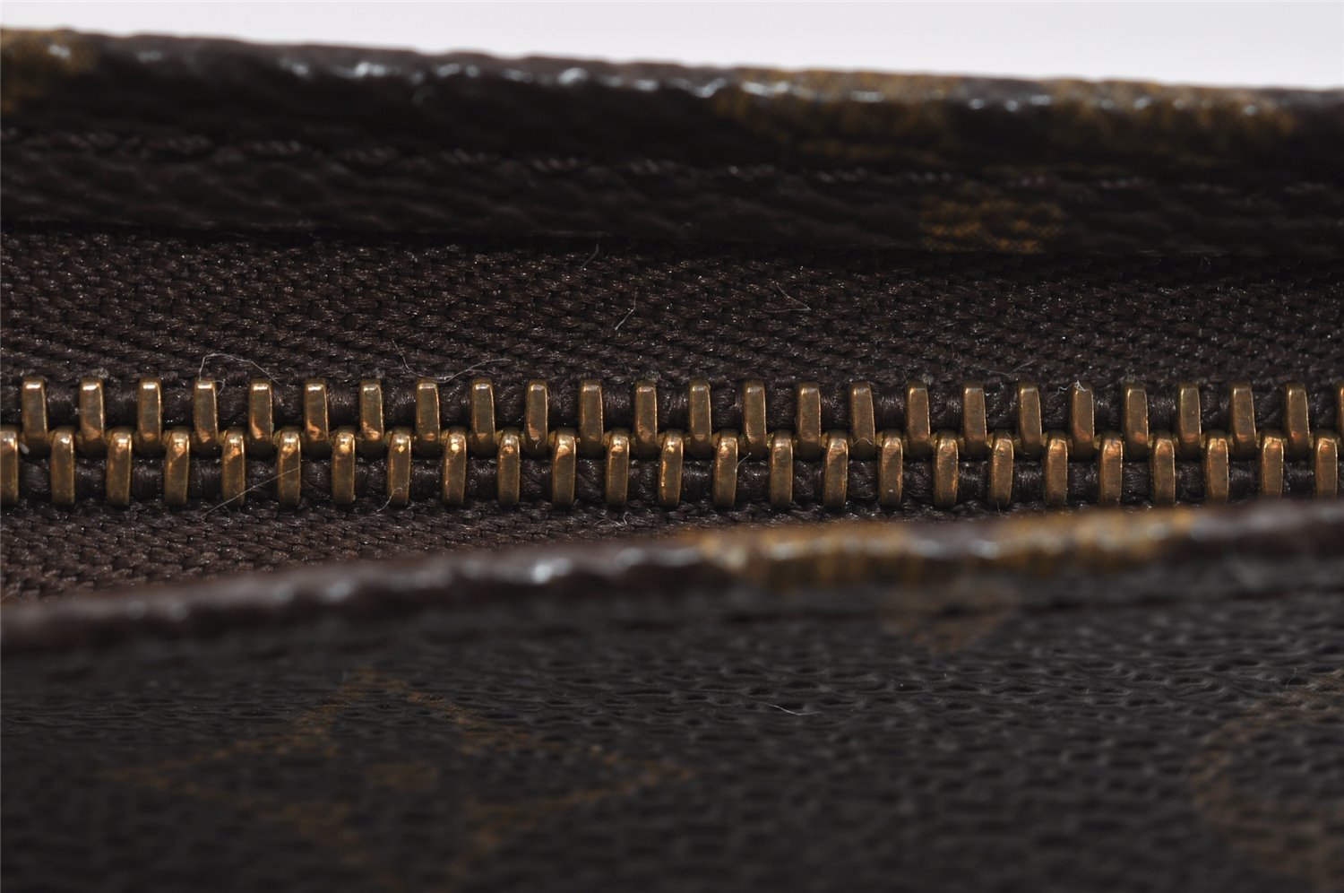 Auth Louis Vuitton Monogram Poche Toilette 26 Cosmetics Pouch Old Model LV 5362I