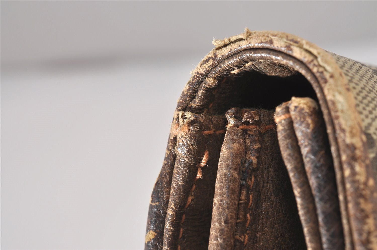 Authentic GUCCI 2Way Shoulder Clutch Bag Purse GG PVC Leather Brown Junk 5378I