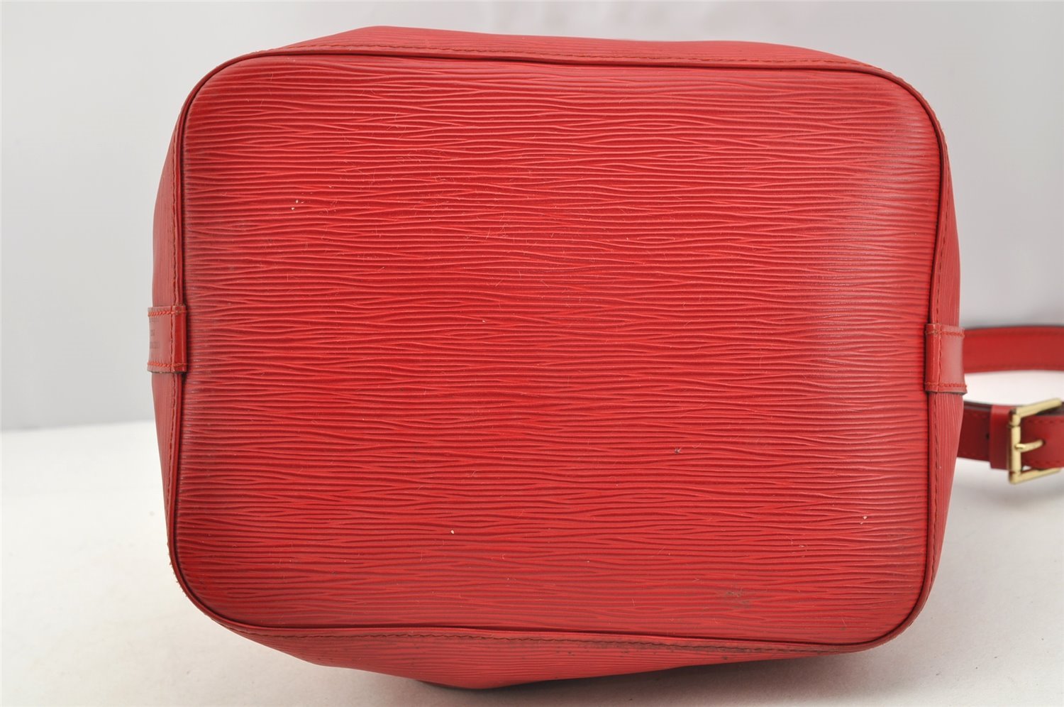 Authentic Louis Vuitton Epi Petit Noe Shoulder Drawstring Bag M44107 Red 5406I