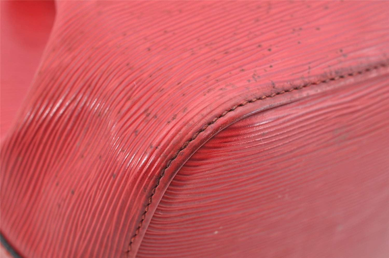 Authentic Louis Vuitton Epi Petit Noe Shoulder Drawstring Bag M44107 Red 5406I