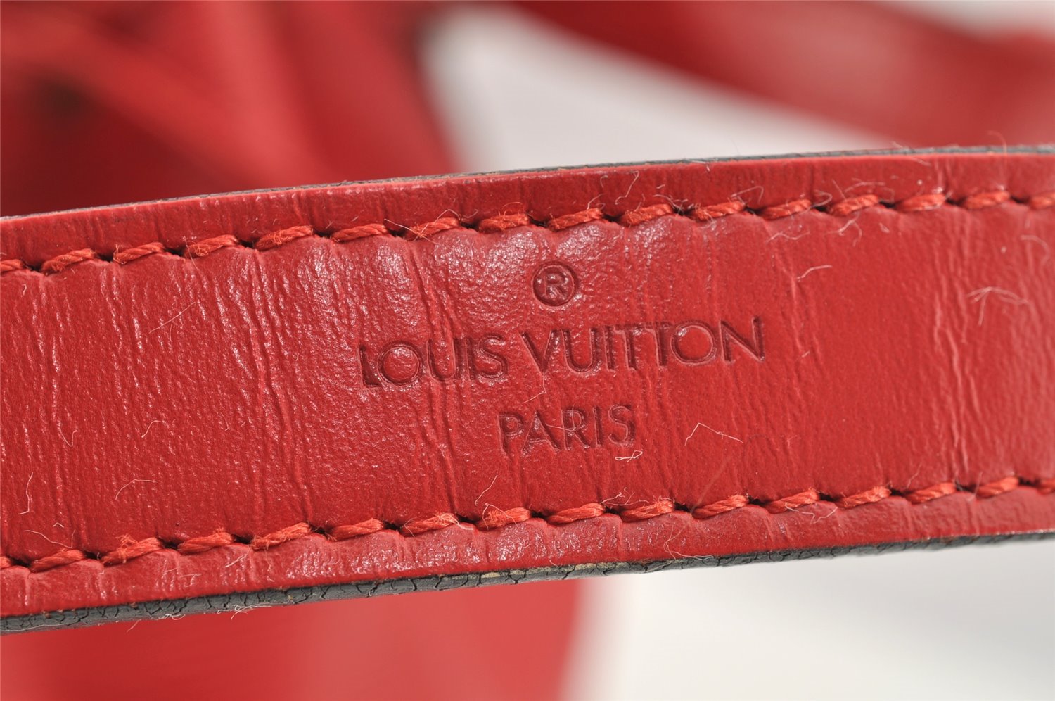 Authentic Louis Vuitton Epi Petit Noe Shoulder Drawstring Bag M44107 Red 5406I