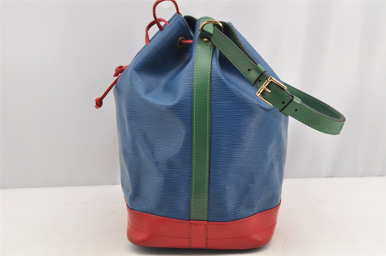 Auth Louis Vuitton Epi Noe Tricolor Red Blue Green M44084 Drawstring Bag 5414I