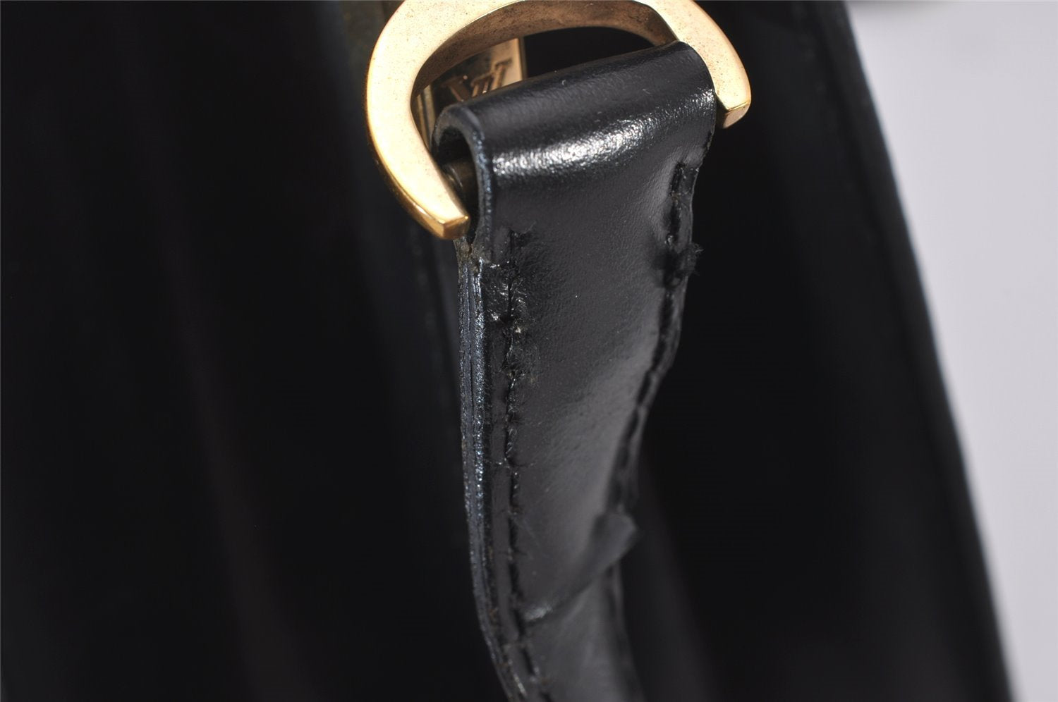 Authentic Louis Vuitton Epi Capucines Shoulder Cross Bag Black M52342 LV 5415I