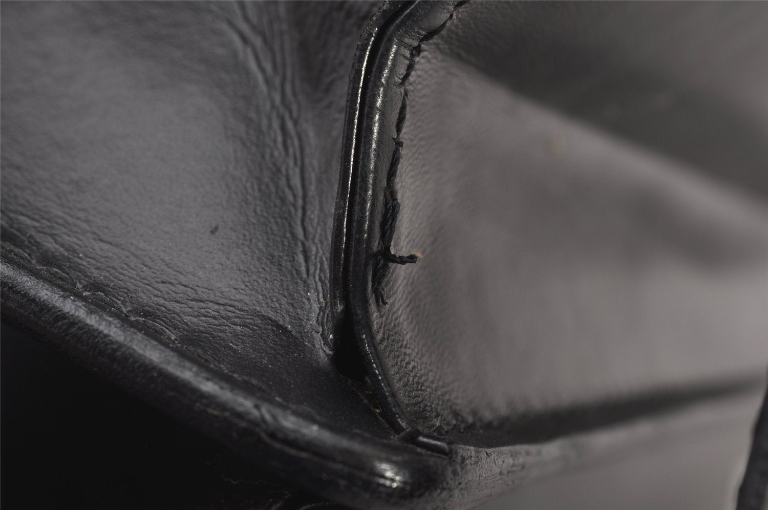 Authentic Louis Vuitton Epi Capucines Shoulder Cross Bag Black M52342 LV 5415I