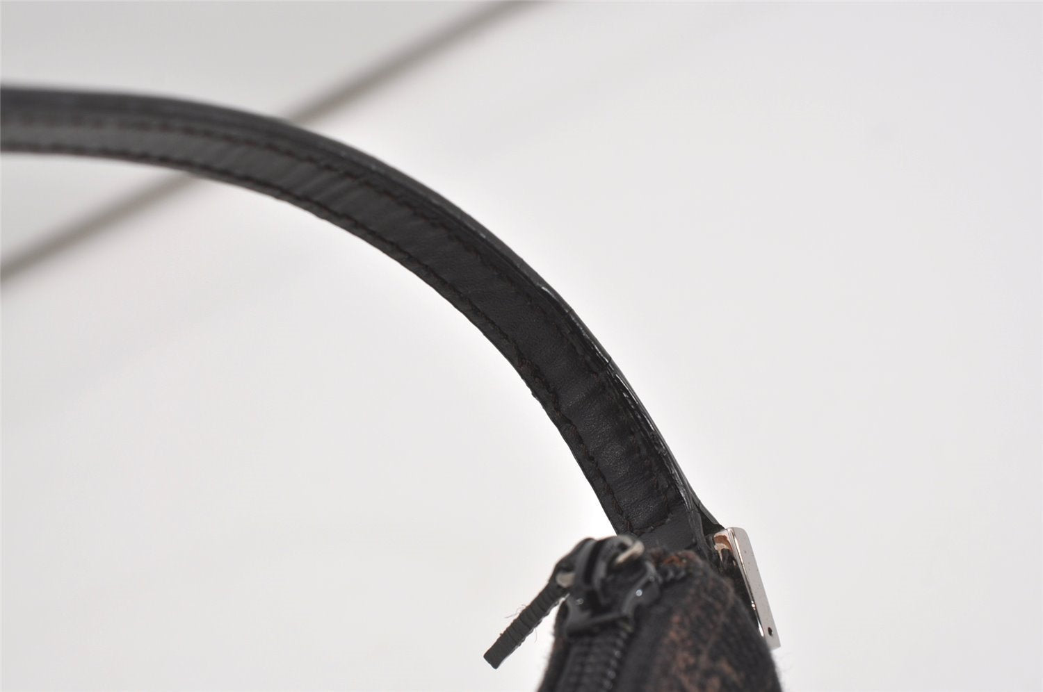 Authentic GUCCI Hand Bag Pouch Purse GG Canvas Leather 07198 Black 5429I