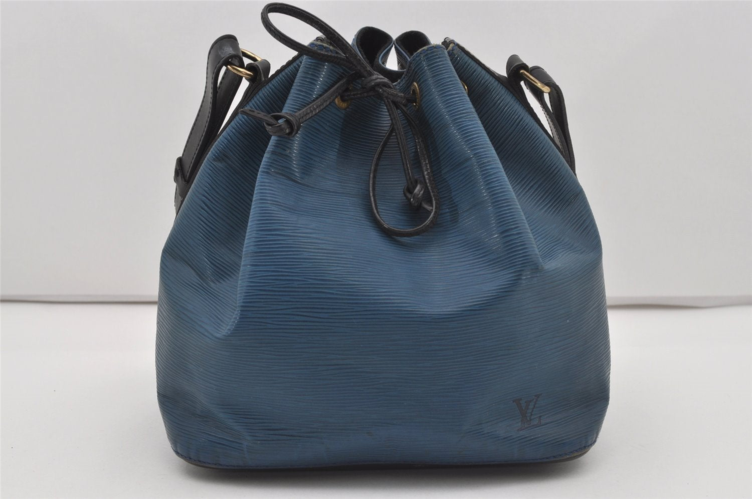 Authentic Louis Vuitton Epi Petit Noe Bi-color Blue x Black Drawstring Bag 5434I