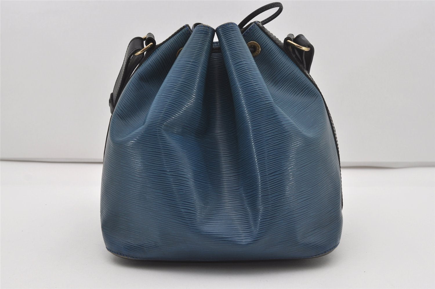 Authentic Louis Vuitton Epi Petit Noe Bi-color Blue x Black Drawstring Bag 5434I