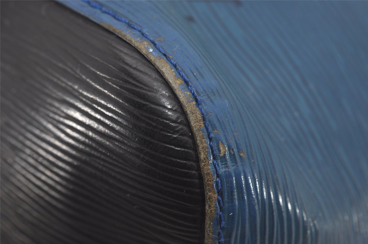 Authentic Louis Vuitton Epi Petit Noe Bi-color Blue x Black Drawstring Bag 5434I