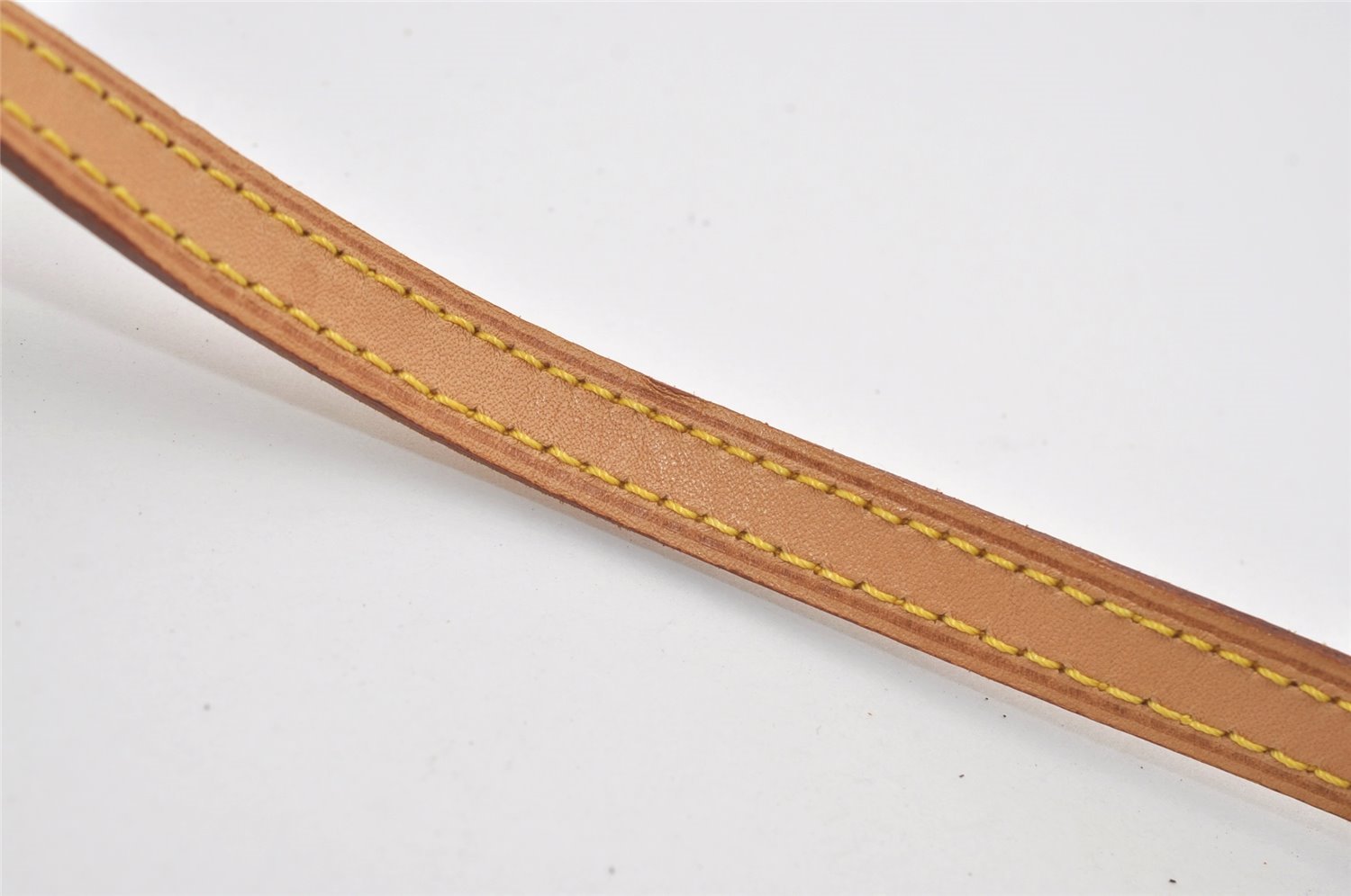 Authentic Louis Vuitton Leather Shoulder Strap Beige 47.6