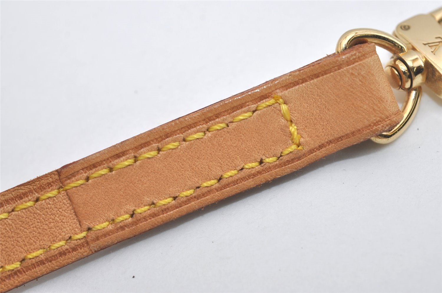 Authentic Louis Vuitton Leather Shoulder Strap Beige 47.6