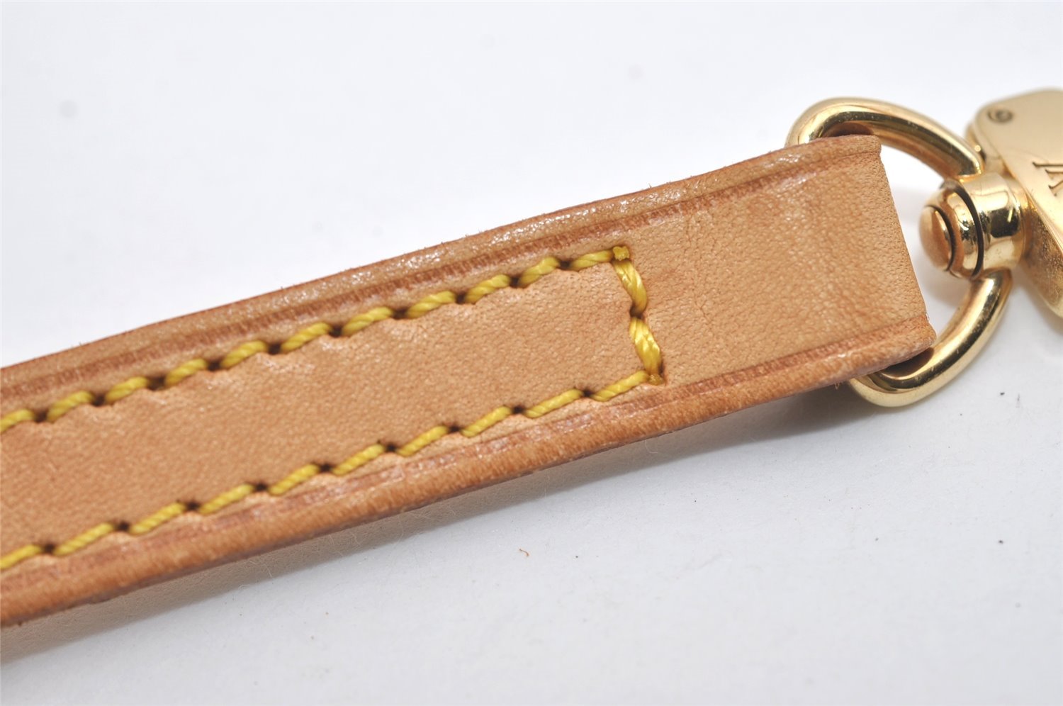 Authentic Louis Vuitton Leather Shoulder Strap Beige 47.6