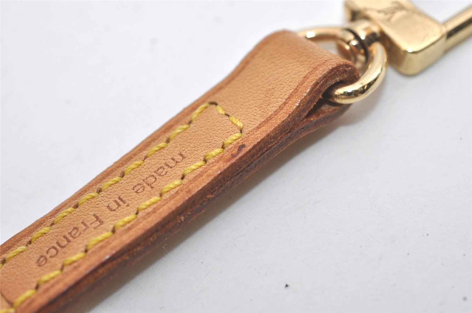 Authentic Louis Vuitton Leather Shoulder Strap Beige 47.6