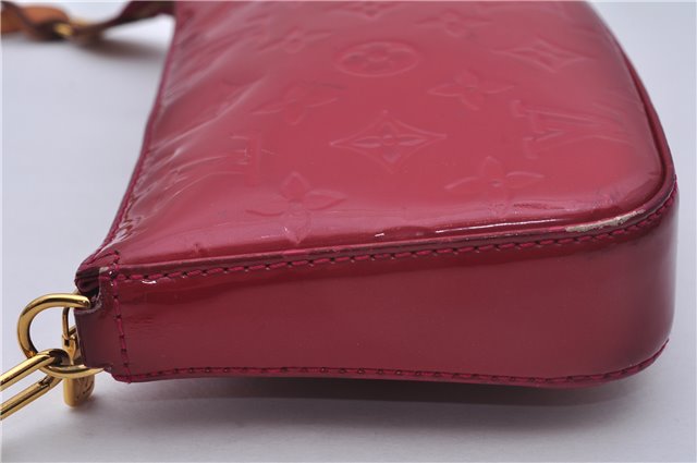 Authentic Louis Vuitton Vernis Pochette Accessoires Pouch Red M91577 LV 5450E