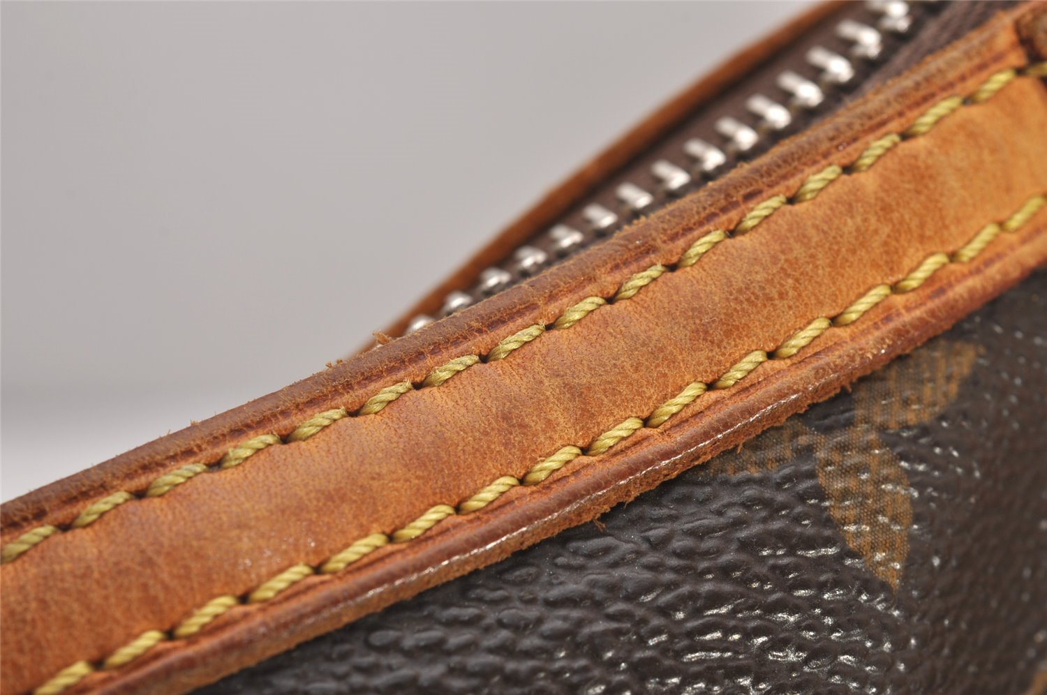 Authentic Louis Vuitton Monogram Odeon PM Shoulder Cross Bag M56390 LV 5450I