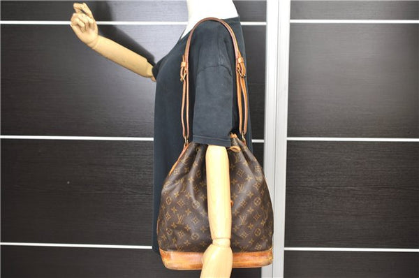 Authentic LOUIS VUITTON Monogram Noe Shoulder Bag M42224 LV 5470C