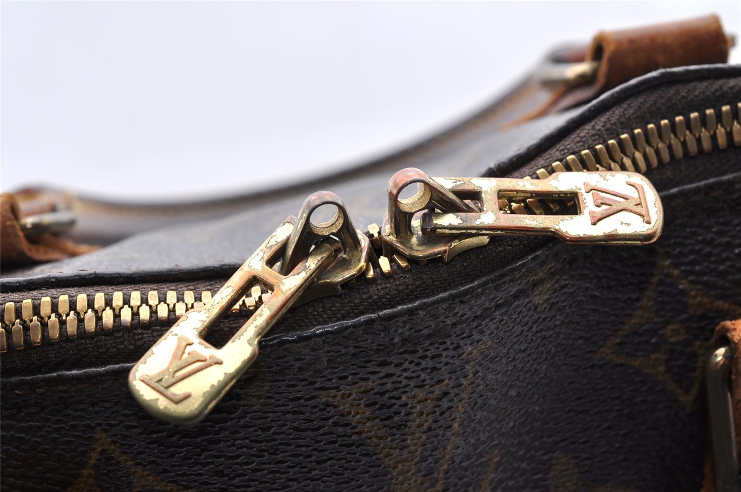 Authentic Louis Vuitton Monogram Alma Hand Bag Purse M51130 LV 5472I