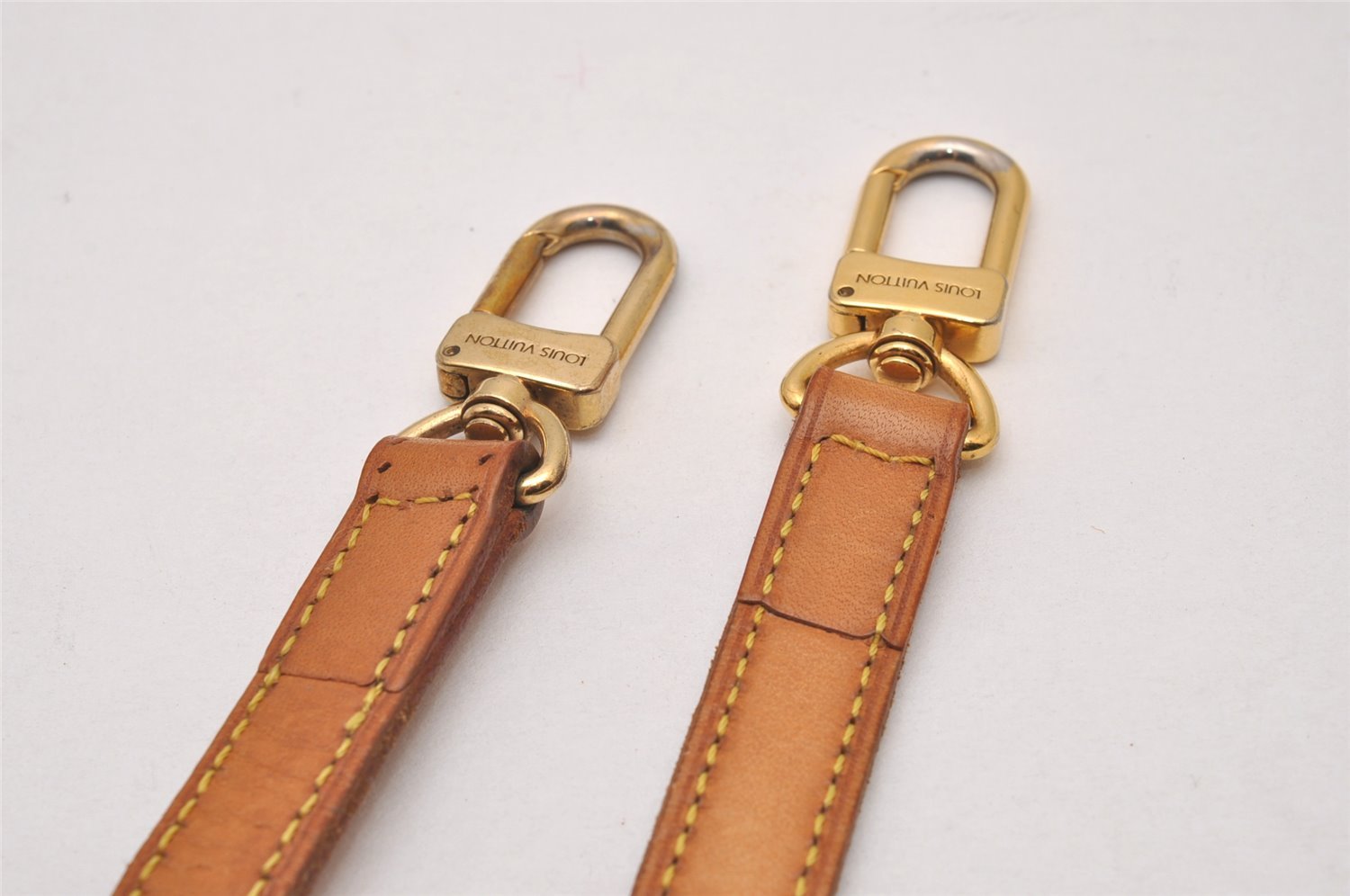 Authentic Louis Vuitton Leather Shoulder Strap Beige 46.1