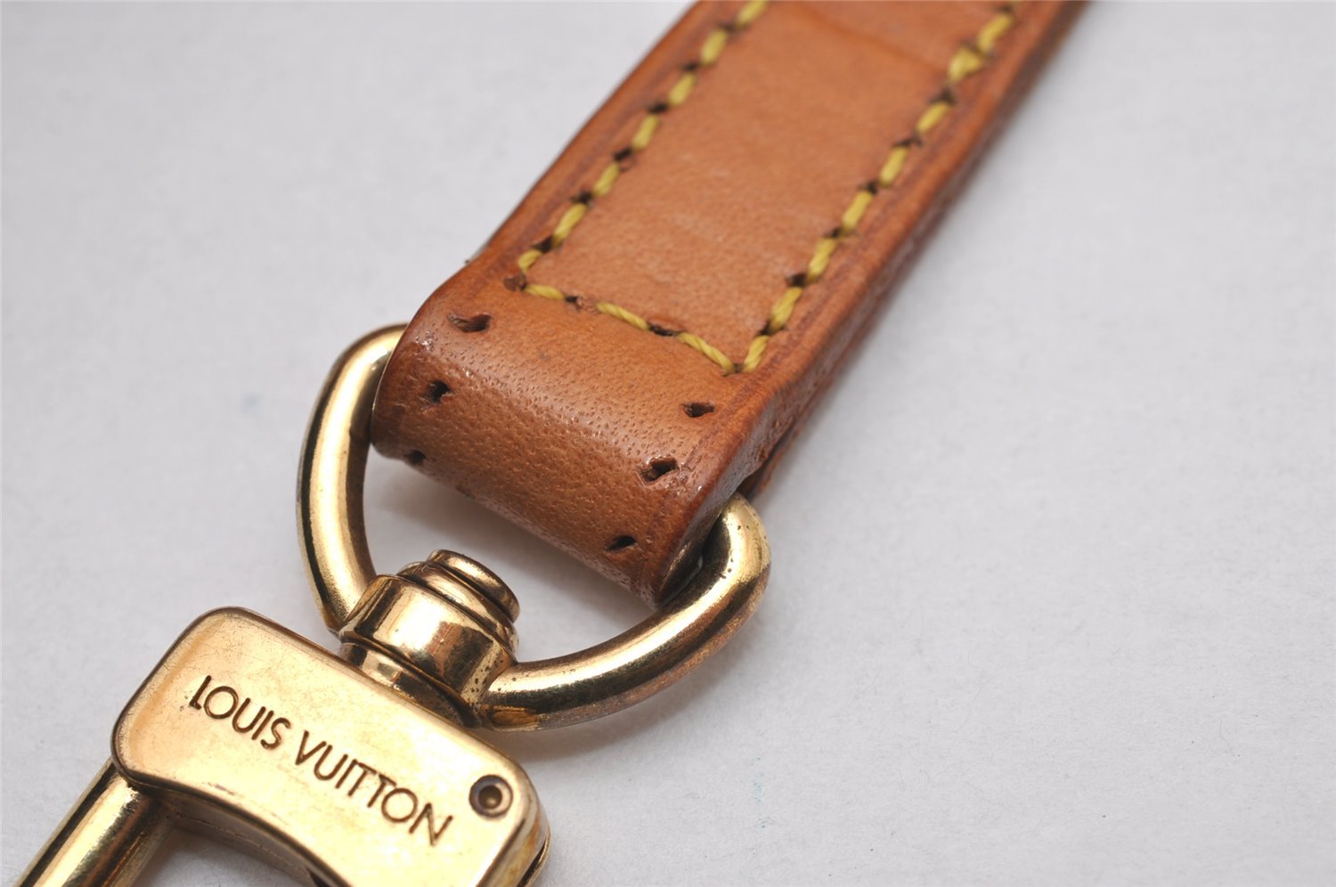 Authentic Louis Vuitton Leather Shoulder Strap Beige 46.1